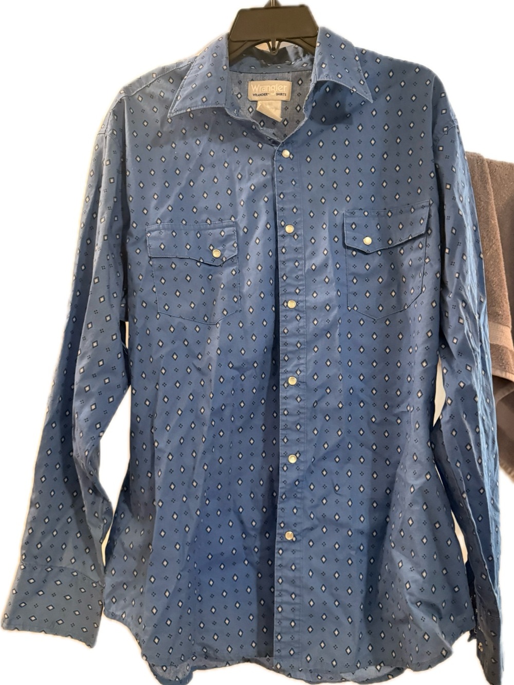 Wrangler Men’s Blue Printed Western Shirt. Vintage size large
